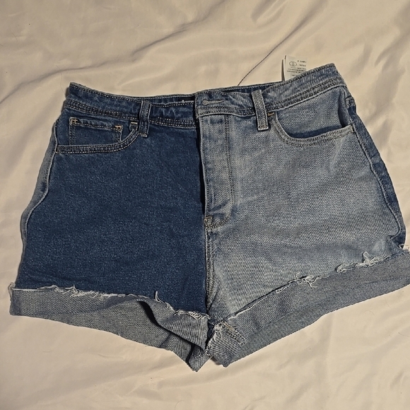 Hollister Blue Jean Two Toned Shorts High-Waisted Cuffed 9 - Picture 1 of 3